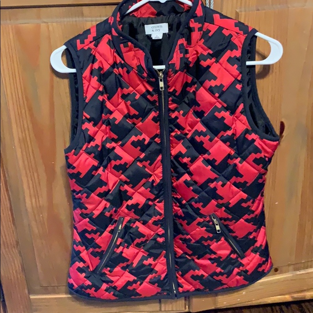 Crown & Ivy vest